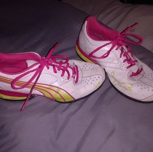 Girls puma shoes size 6